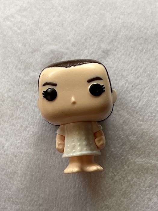Kinder Joy фигурки (stranger things, one piece) и други колекционерски фигурки