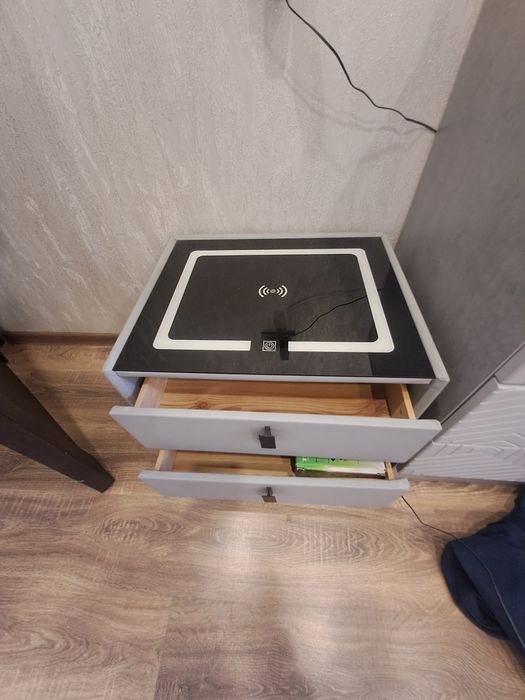 Тумбочка с колонками блютуз