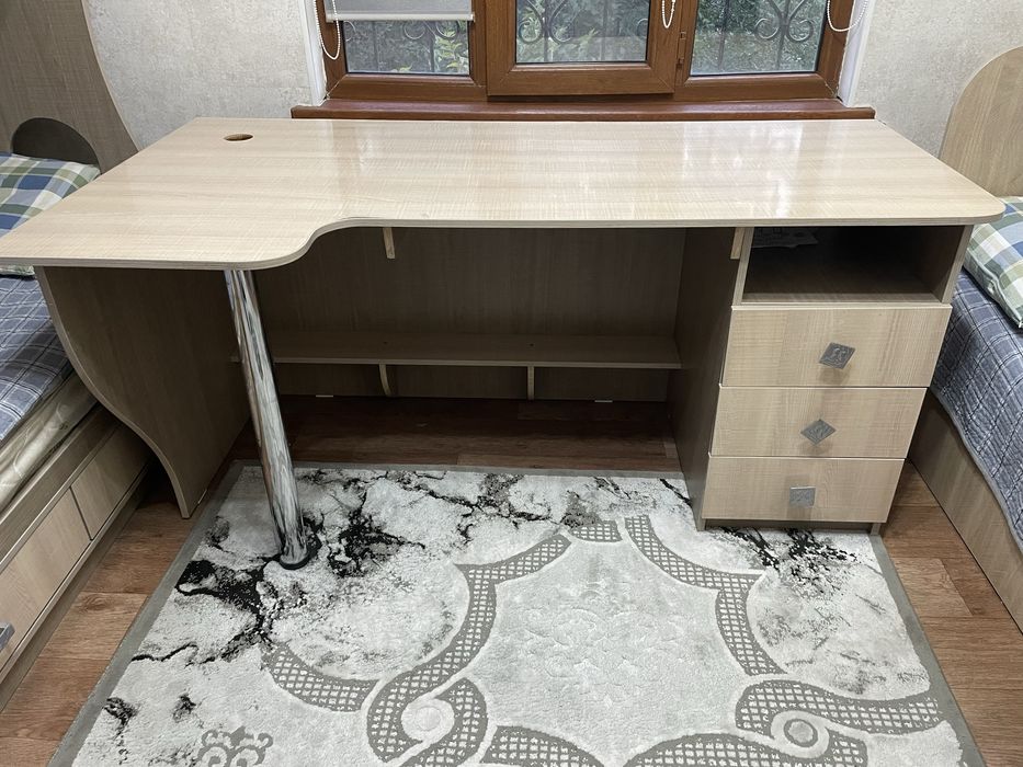 Письменный компьютерный стол б/у — 170×70 см