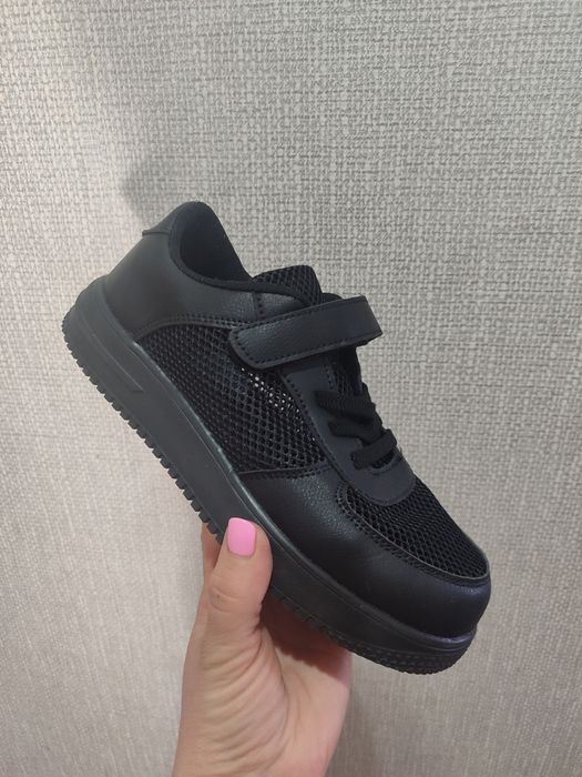 Продам новую обувь на мальчика