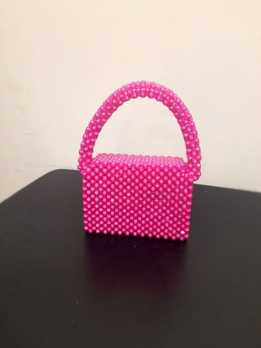 Розовая сумочка из бисера ручная работа