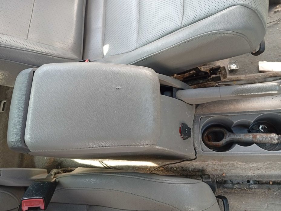 Продавам кожен салон за Фолксваген Джета МК5