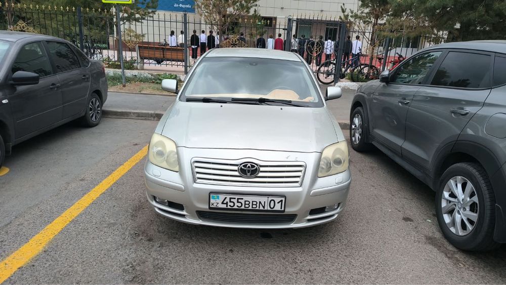 Продам тойота авенсис.