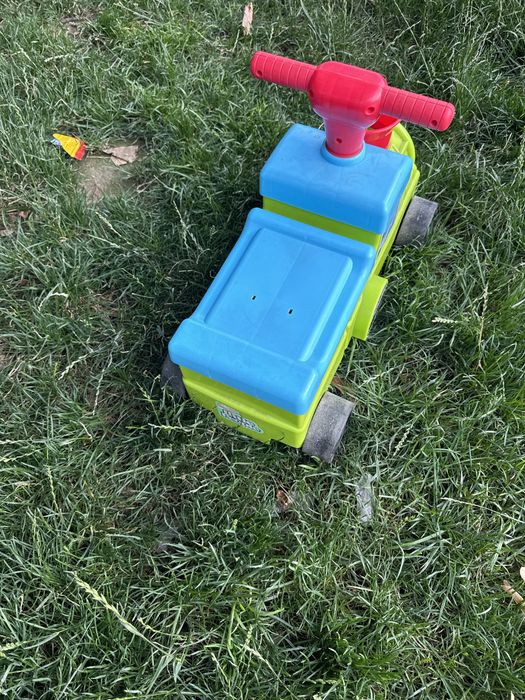 Masinuta Fisher Price, Tootin Train