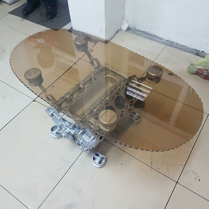 Стол из блока двигателя