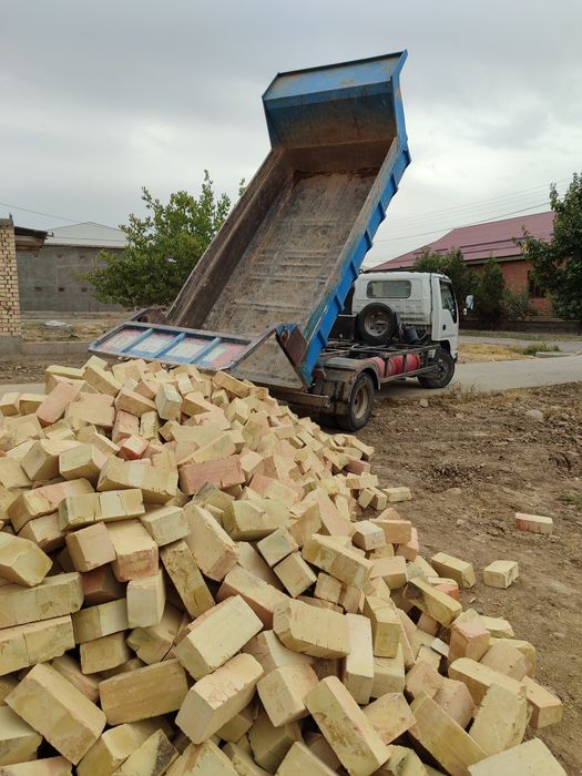 Гишт. Пишган гишт. Хом гишт. Шлакоблок. Полистроблок. Кум щебень песок