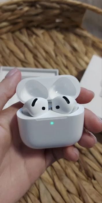 Air pods 4 продаю срочно