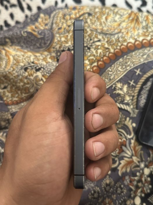 Продам телефон