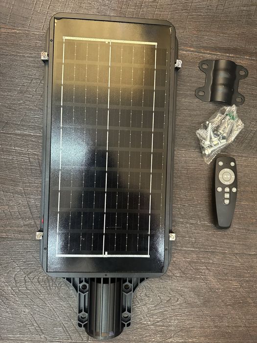 Продам прожектор на солнечных батареях 800W
