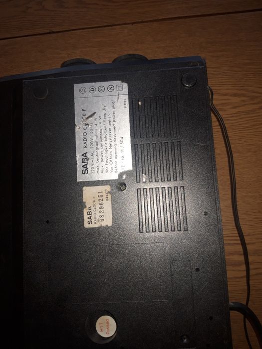 Стари настолни радио часовници