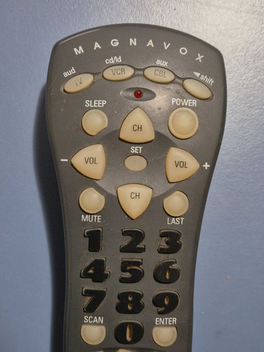 Ocazie ! Telecomanda universală Magnavox R 70224