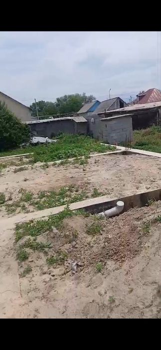 Продается земля с фундаментом