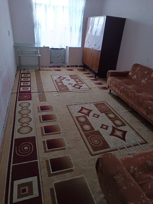 Чирчик 9мекроройон 1хонали 1чи этаж