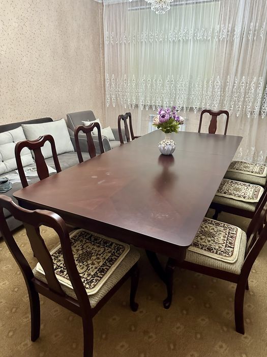 В продаже стол со стульями!