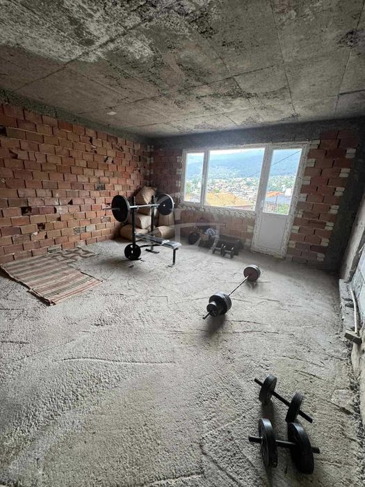 Реф. 2884 Отремонтирана Двуетажна къща с гараж и двор с. Павелско