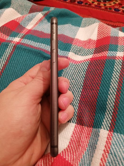 Айфон 8  128 память