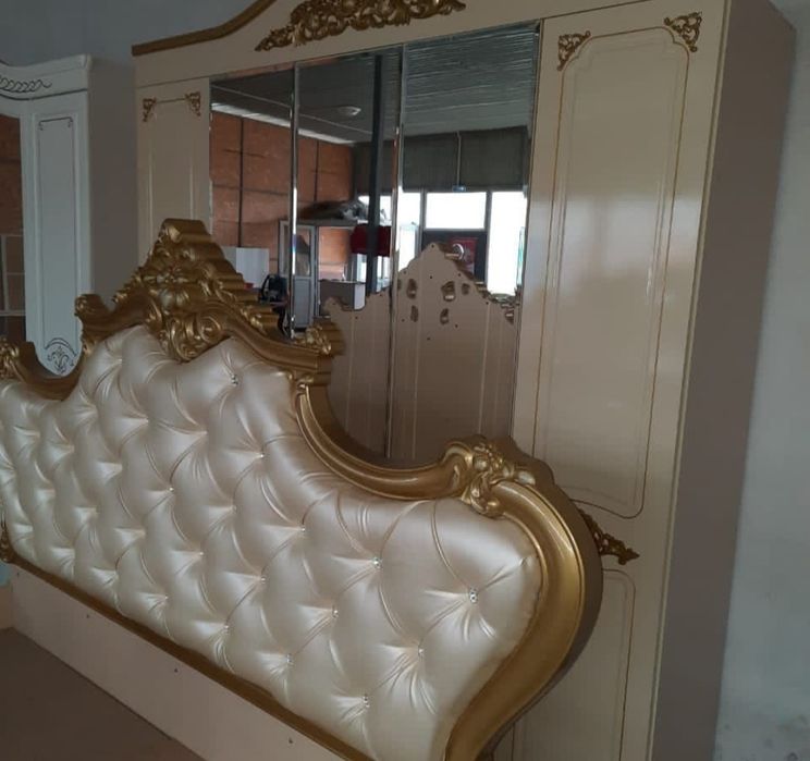 Продам спальный гарнитур