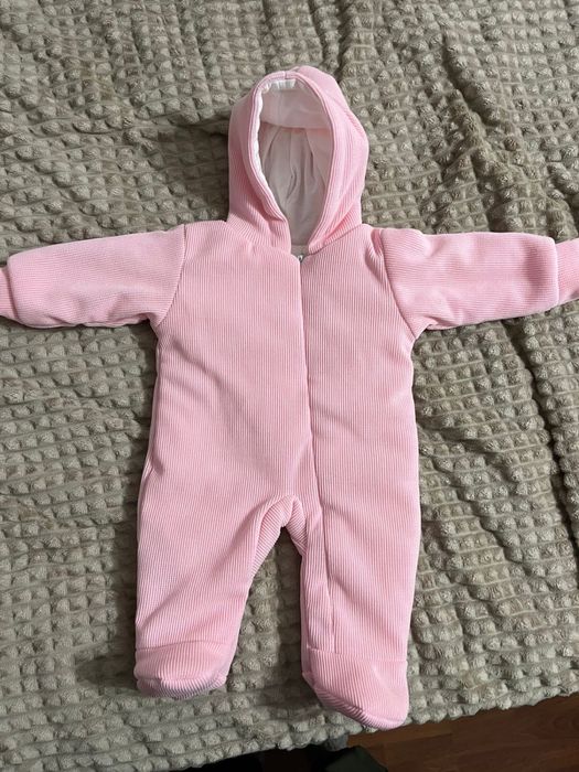 Продам комбинезон для новорожденого