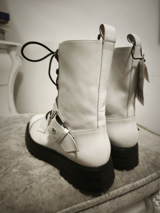 Ghete Zara  din piele naturală  mărimea 40