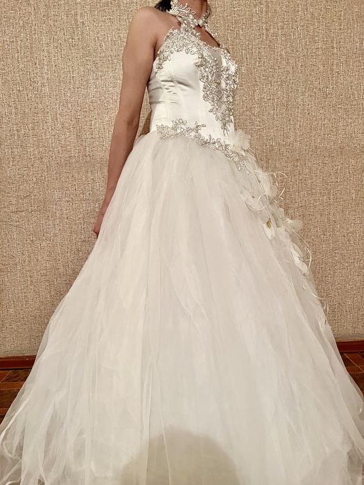 Продам шикарное свадебное платье.