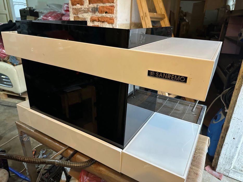 Професионална кафе машина с две групи Сан Ремо