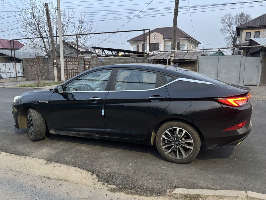 Автомобиль Jac j7 2023 года