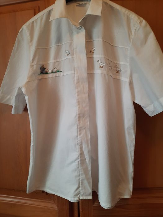 Bluza dama alba cu broderie mărimea 40