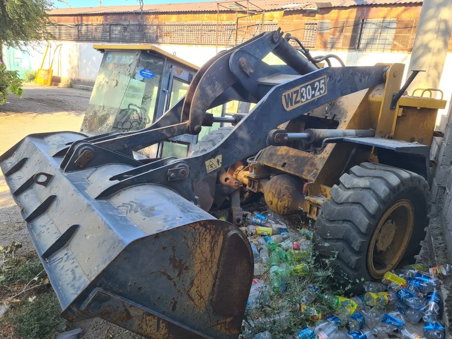 Эксковатор погрузчик по запчастям