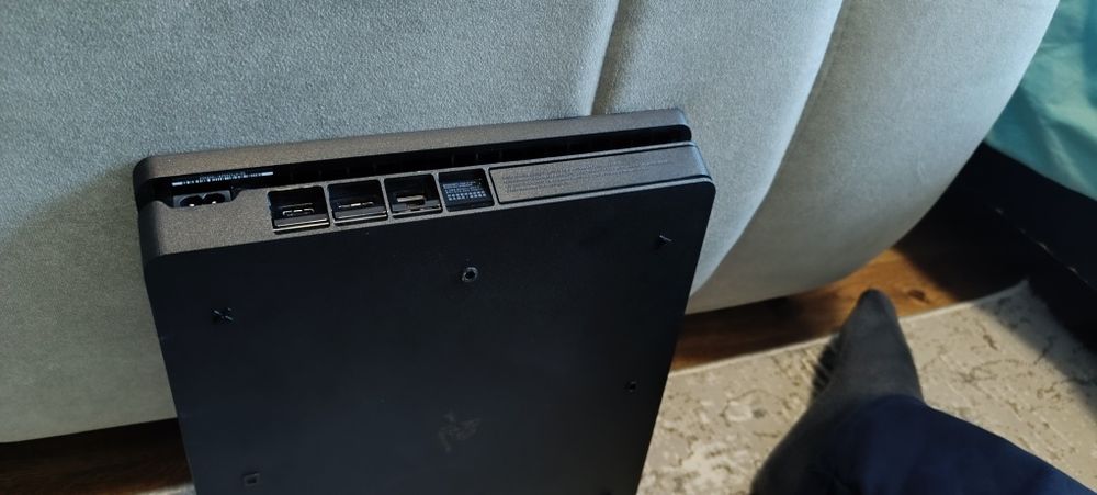 PlayStation 4 Slim 1TB