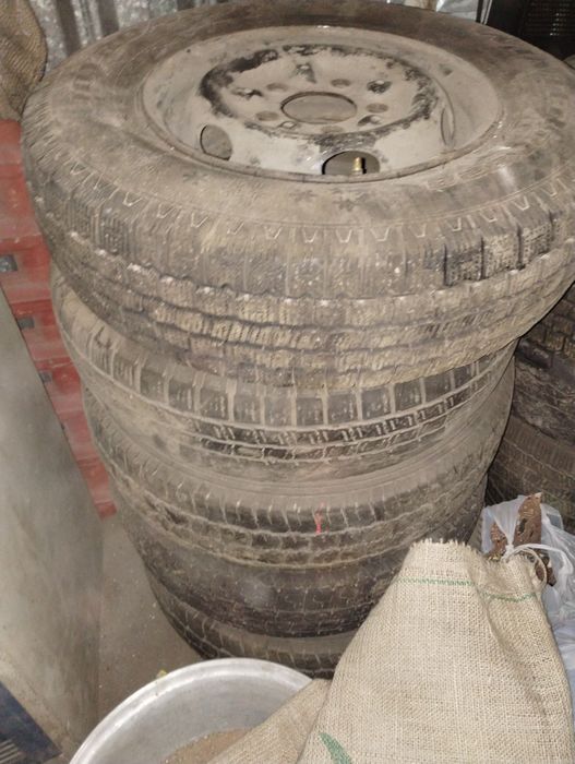 Продаю шины 185r14 c есть летние изимние