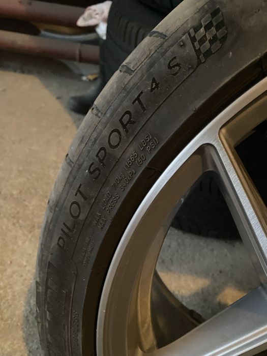 Vand 3 anvelope de vara  255/35/19