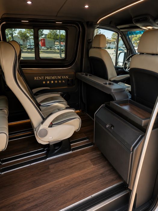 Inchiriere *Van *Microbus *Bus Transfer *VIP  *V-Class * Sprinter  *Transport persoane * Rent a car * Rent a van