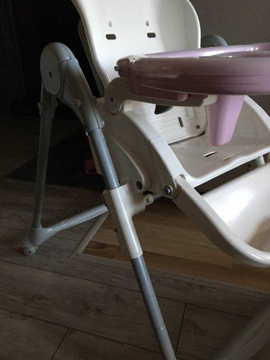 Детский столик для кормления.