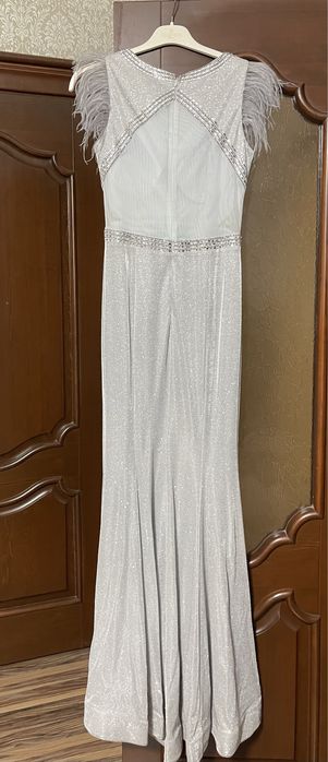 Блестящее платье