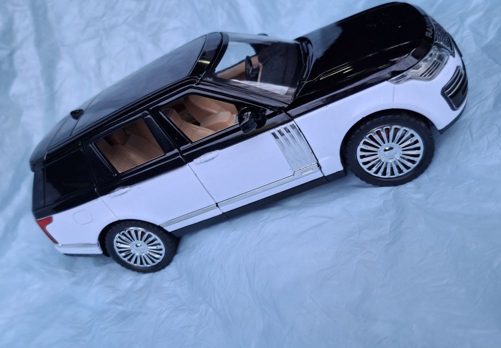 Метални  колички 1:24