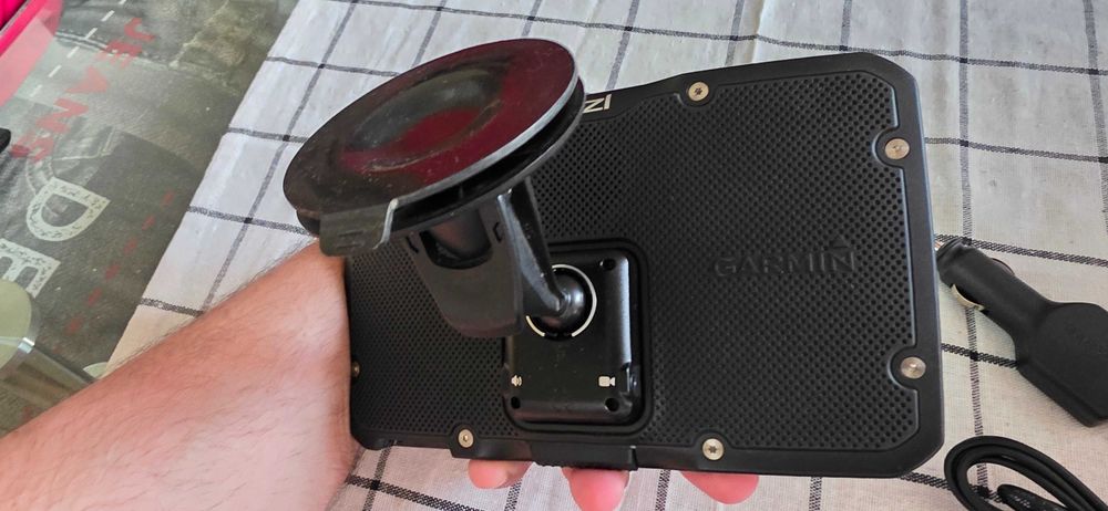 Навигация за камион Garmin Dezl 770 7 инча карти за цяла Европа и Турция пълен комплект
