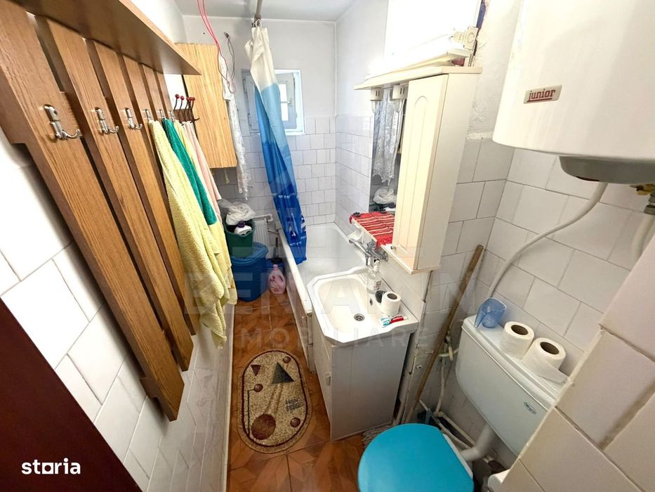 Apartament cu 3 camere - Craiovita Noua - etaj intermediar