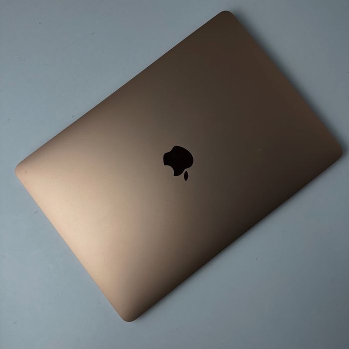 Продам Macbook Air M1 8/256gb