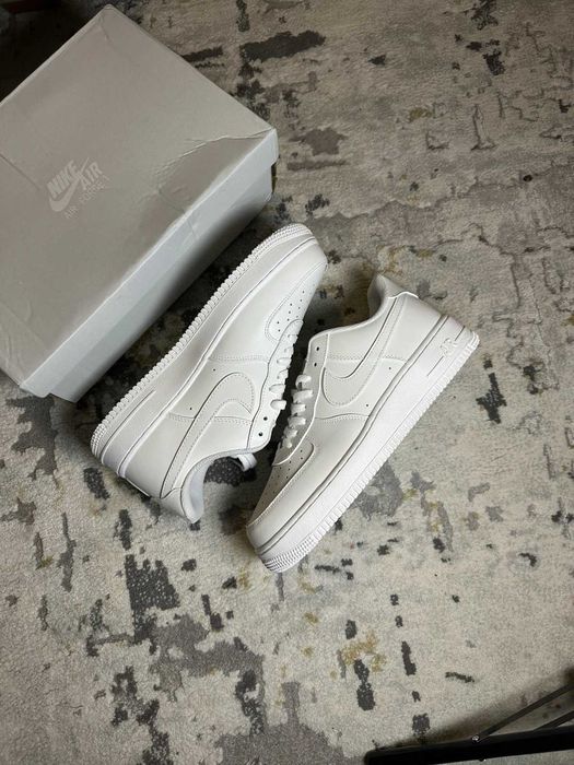 Nike Air Force 1 Albi (40/41) FULLBOX | Livrare rapida cu verificare colet