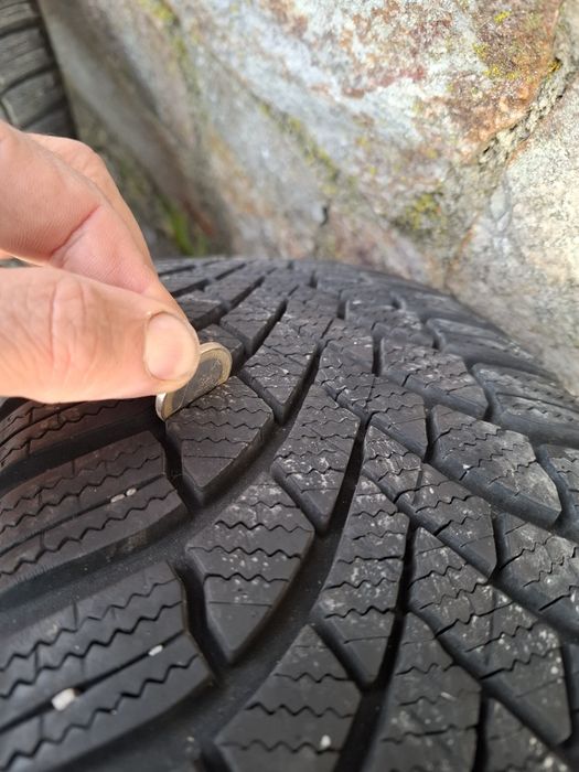 Зимни гуми bridgestone 205 55 16 с лети  джанти