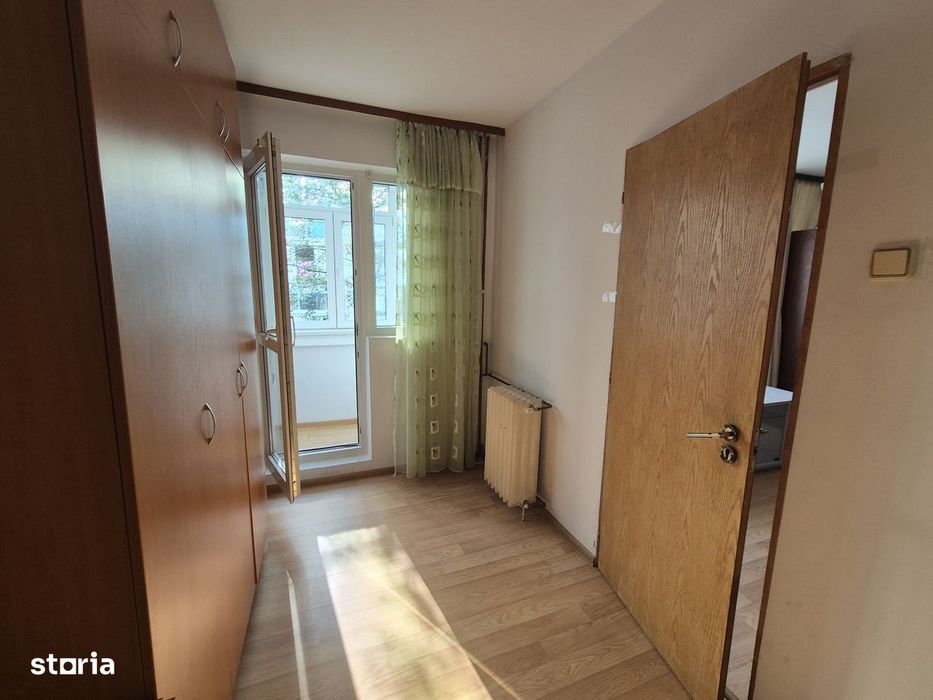 Apt 3 camere nedecomandat, zona Malu Rosu, et 1/4