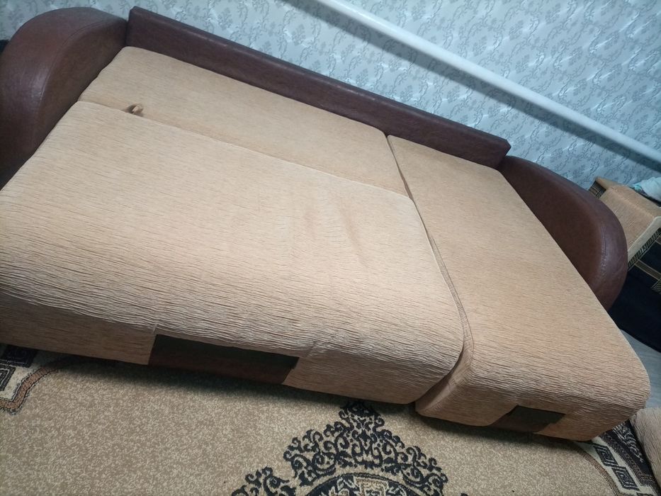 Продам диван хороший