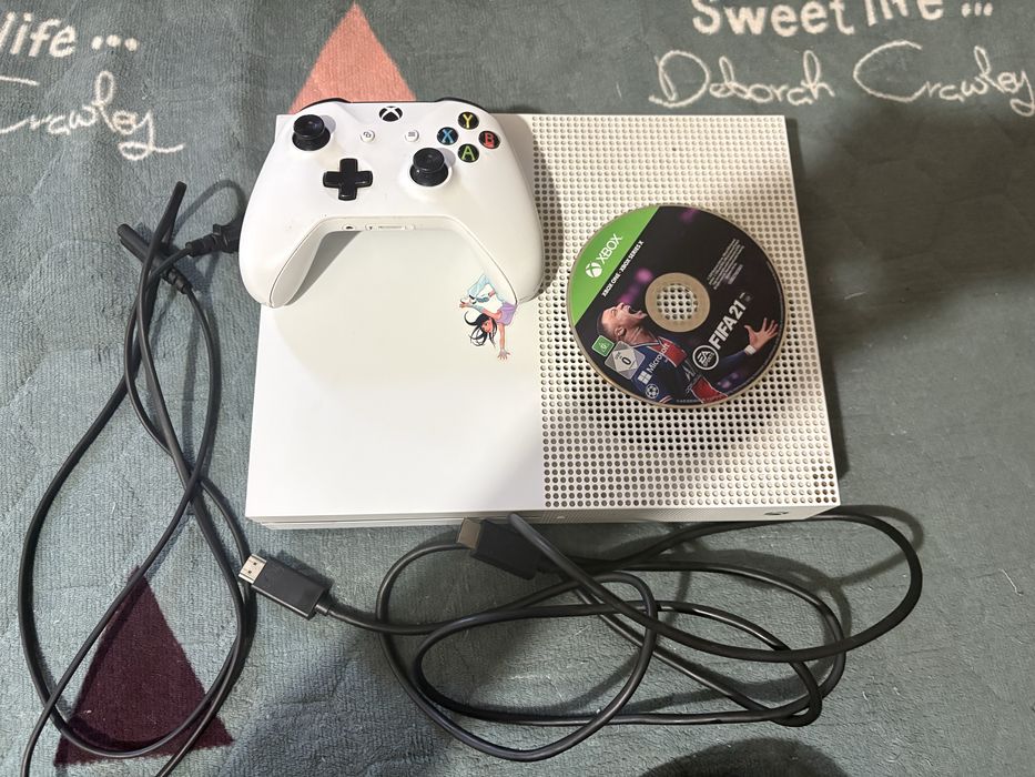 Vand  sau schimb xbox one s folosit cu pc de gaming