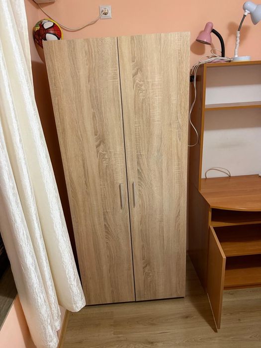 Двукрилен гардероб