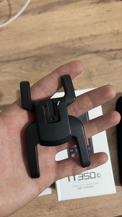 Продается вспышка Godox TT350C