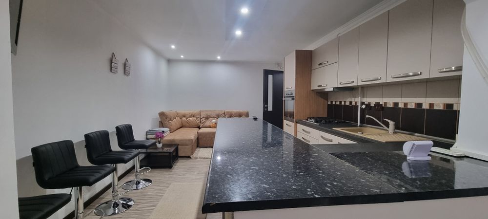 Apartament de inchiriat etj 1 zonă liniștită,56 mp