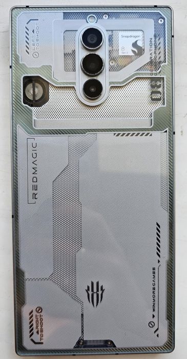 Телефон REDMAGIC 8 PRO почти как новый