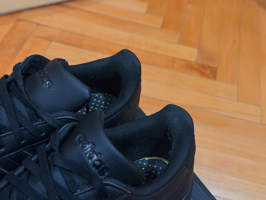 Мъжки обувки Adidas номер 42