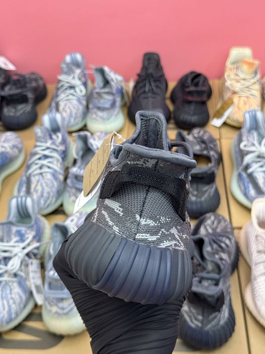 Yeezy 350 v2 MX Black - marimea 44