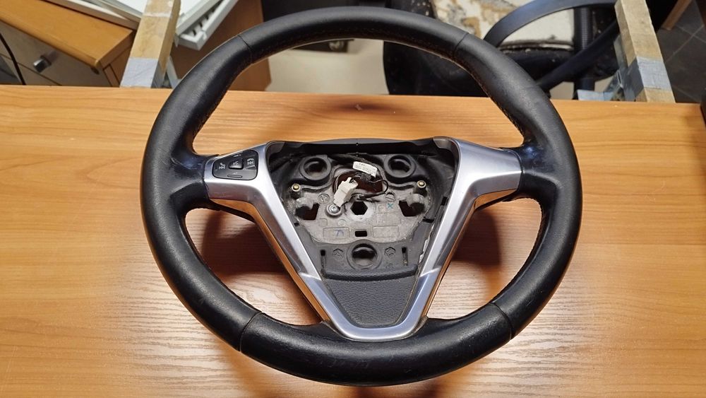 Ford EcoSport 2016г салон -въздушна възглавница ,седалка ,волан и др.